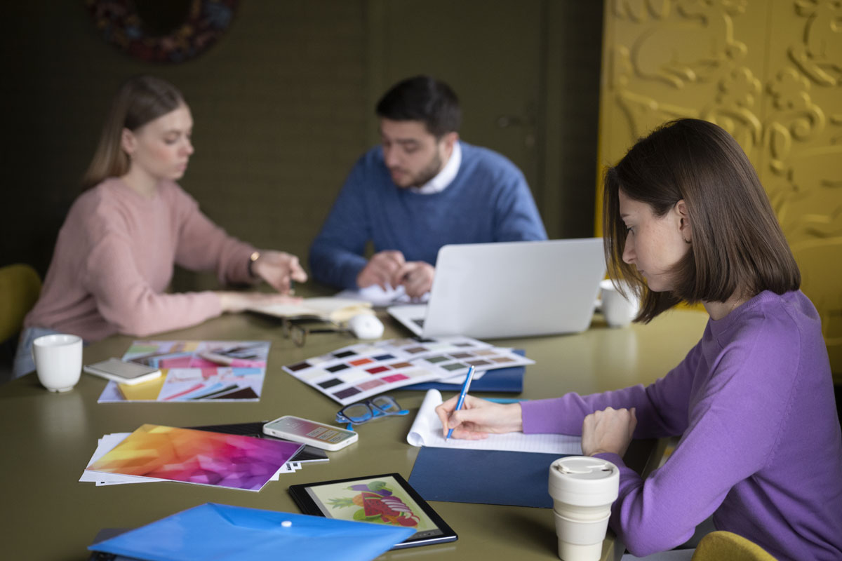 Custom vs Template Graphic Design: What Indian Companies Should Choose